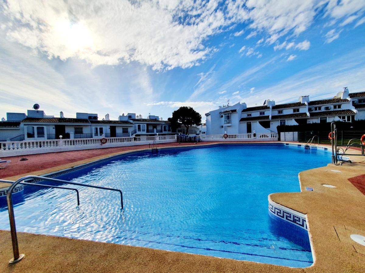 Cozy Apartment On The Beach Sitio de Calahonda Exterior photo