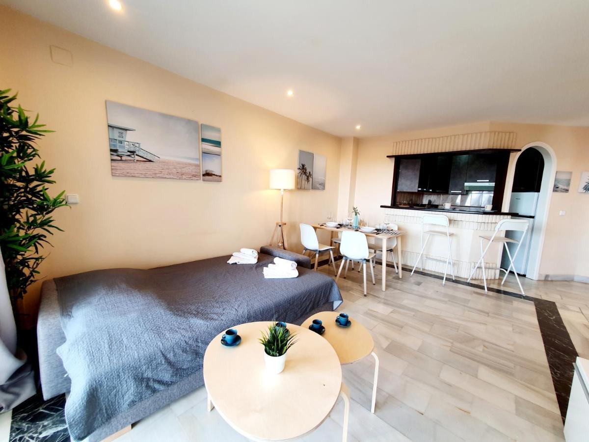 Cozy Apartment On The Beach Sitio de Calahonda Exterior photo