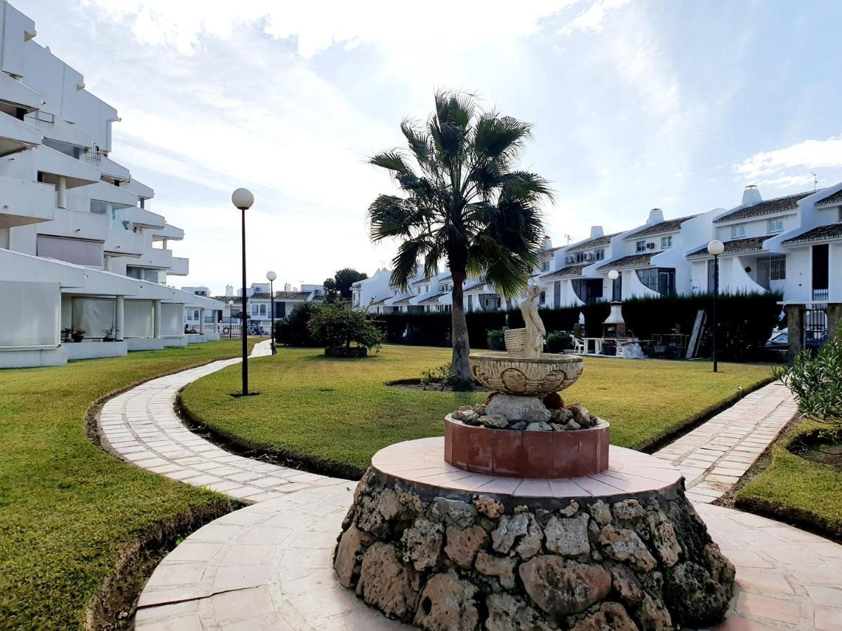 Cozy Apartment On The Beach Sitio de Calahonda Exterior photo