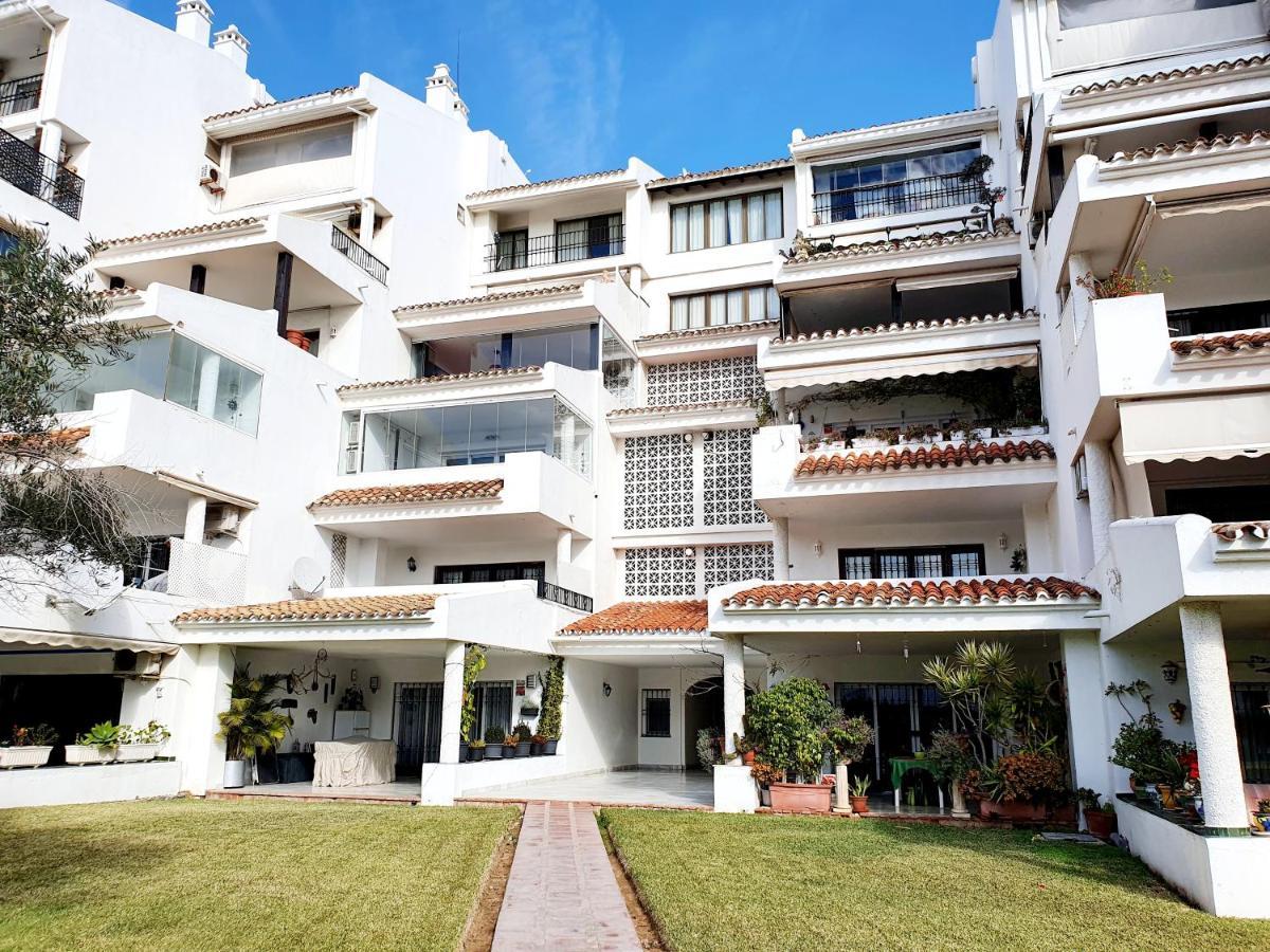 Cozy Apartment On The Beach Sitio de Calahonda Exterior photo