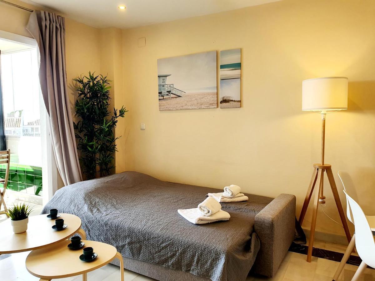 Cozy Apartment On The Beach Sitio de Calahonda Exterior photo