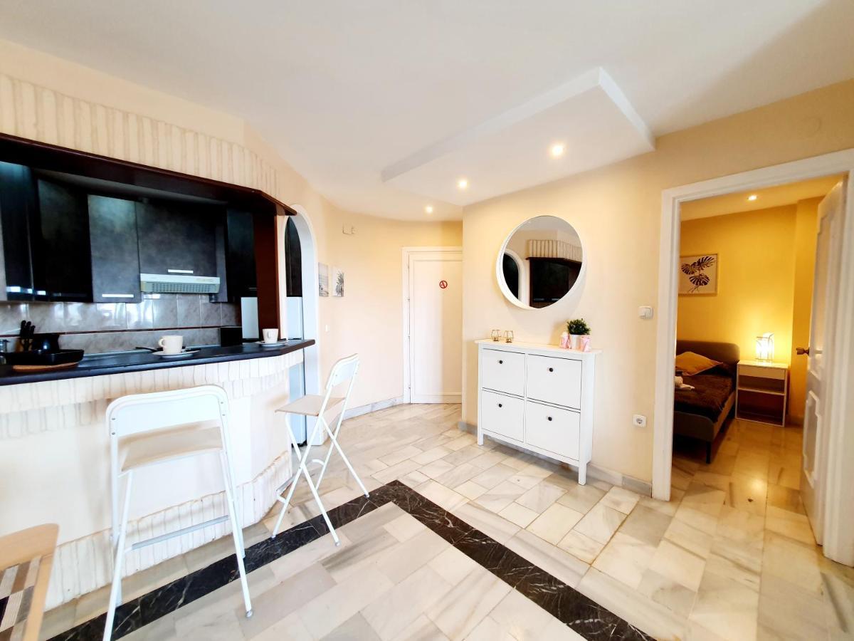Cozy Apartment On The Beach Sitio de Calahonda Exterior photo
